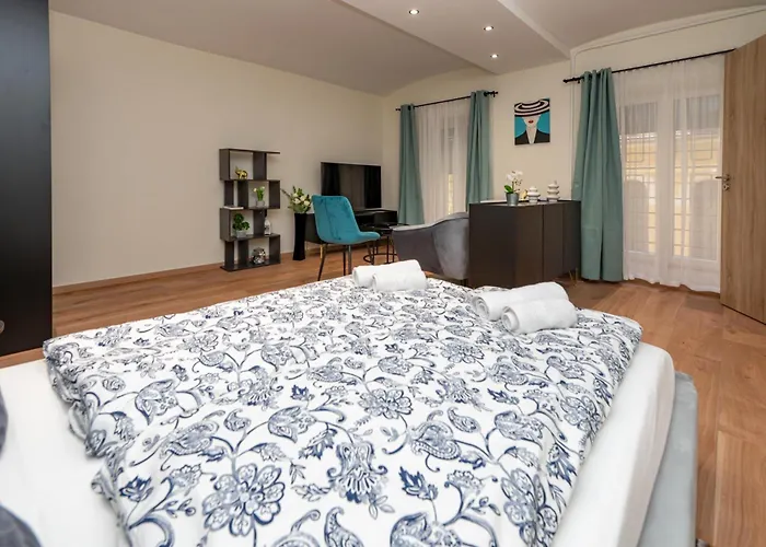 Astoria R92 Two Bedroom Apartament